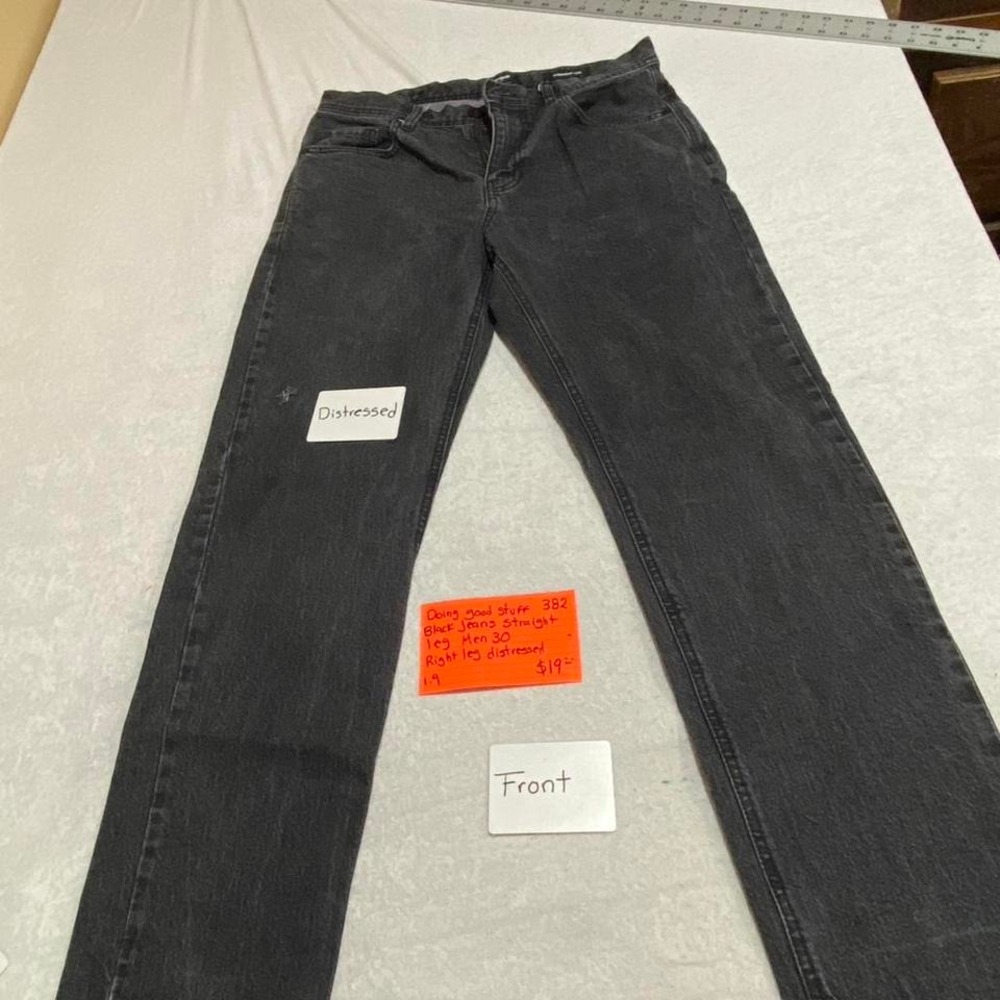 Doing good stuff Black straight leg men 30jeans. Right leg distressed. SKU382